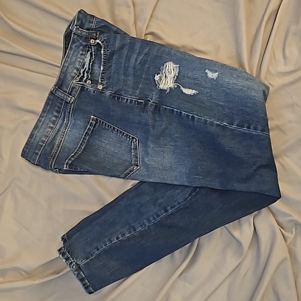 Distressed denim By Rewash